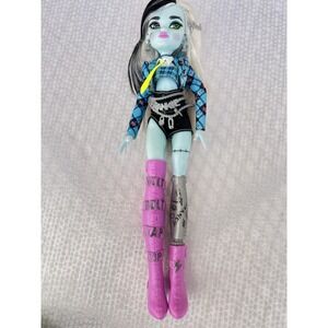 Monster High Frankie Stein G3 Doll Blue Plaid Jacket Pink Boots Generation 3